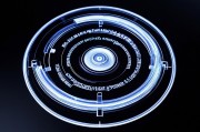 控制接口，现代技术系统的核心枢纽